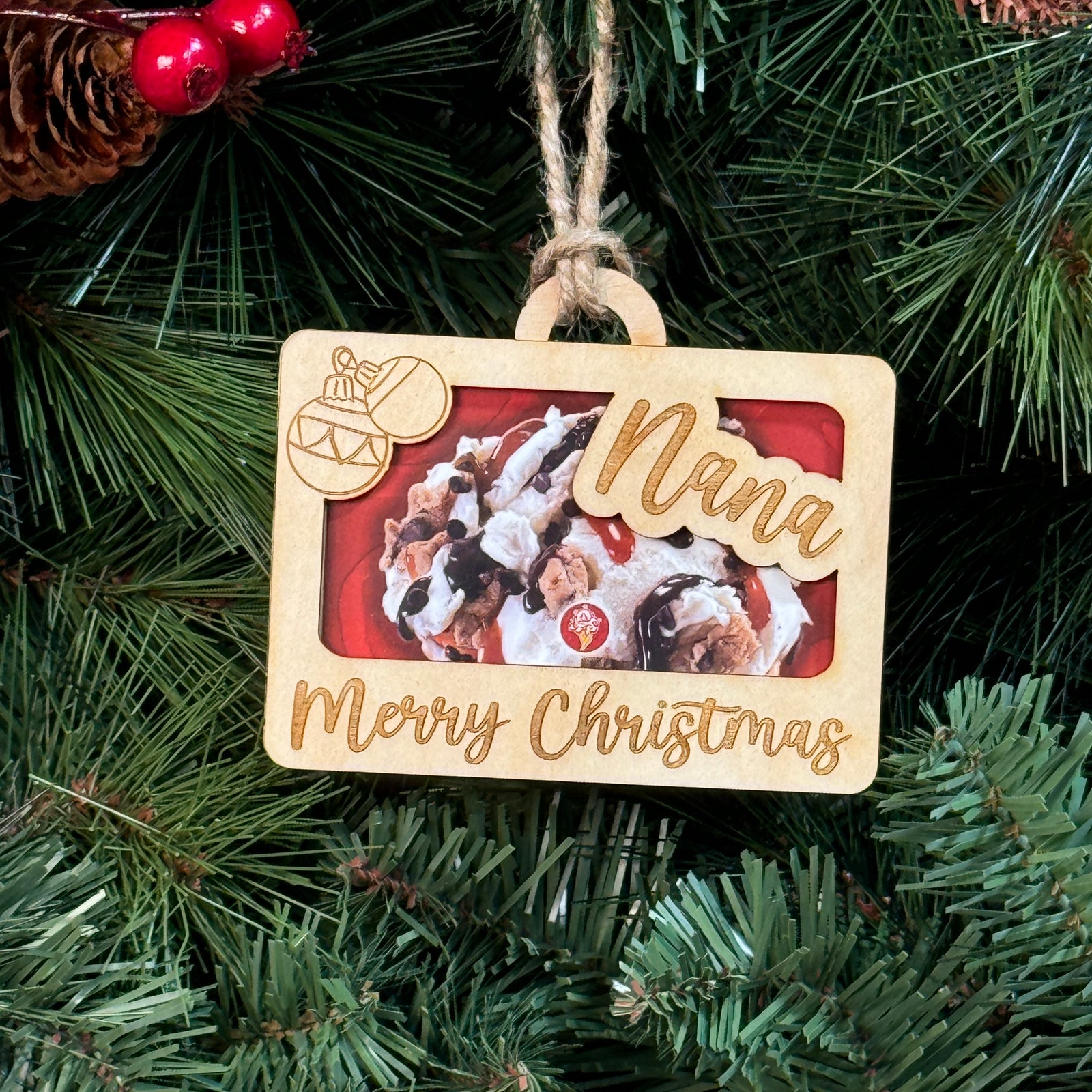 Gift Card Holder Christmas Ornament in a variety of designs, perfect for presenting gift cards in a festive and memorable way. Ideal for the holiday season, these ornaments add a personal touch to your gift-giving and can be customized to match your Christmas decor.
