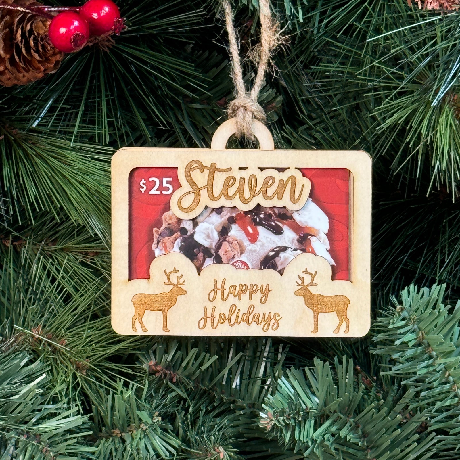 Gift Card Holder Christmas Ornament in a variety of designs, perfect for presenting gift cards in a festive and memorable way. Ideal for the holiday season, these ornaments add a personal touch to your gift-giving and can be customized to match your Christmas decor.