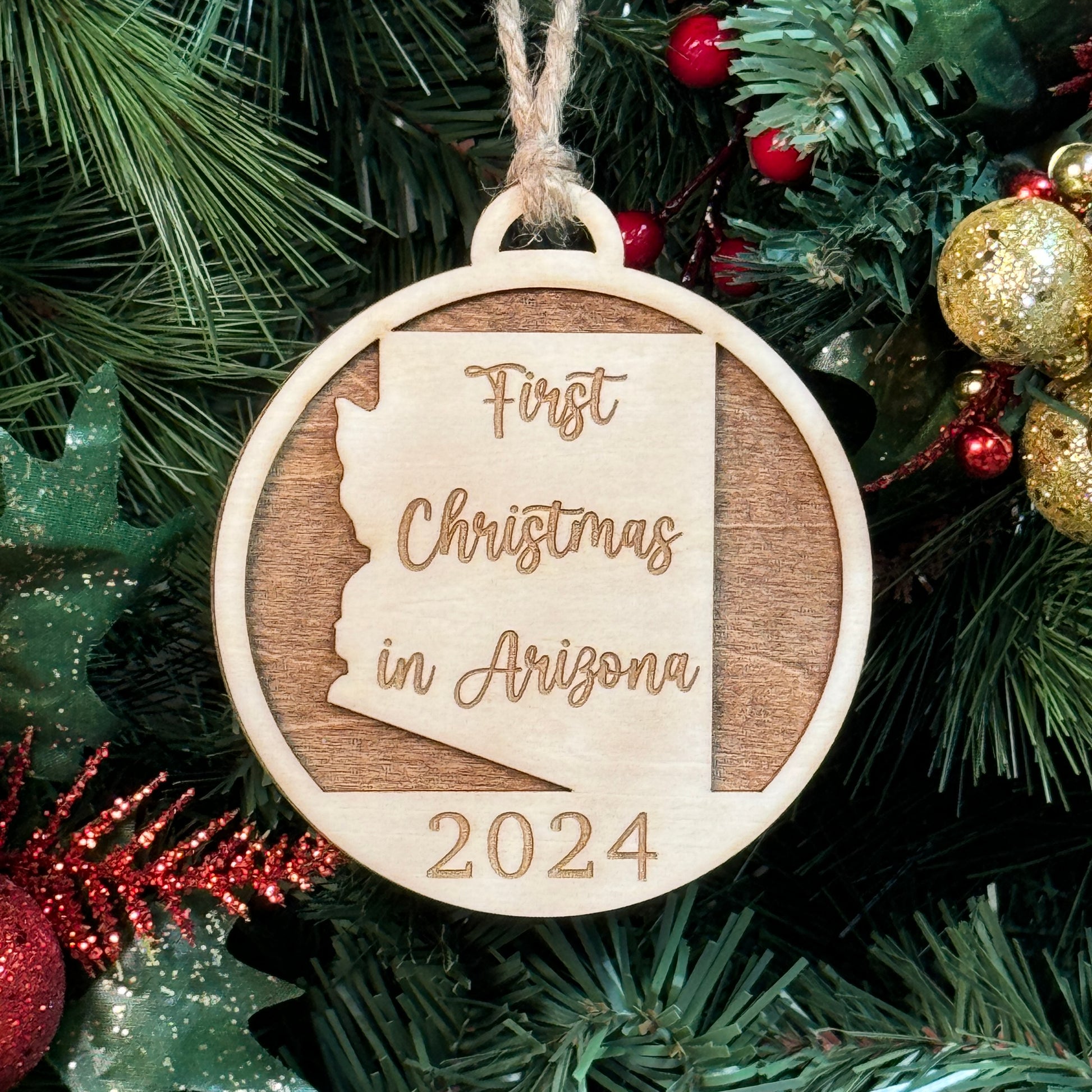 Arizona Christmas Ornament with Stained Wood Background. Housewarming Gift for New Arizona Residents