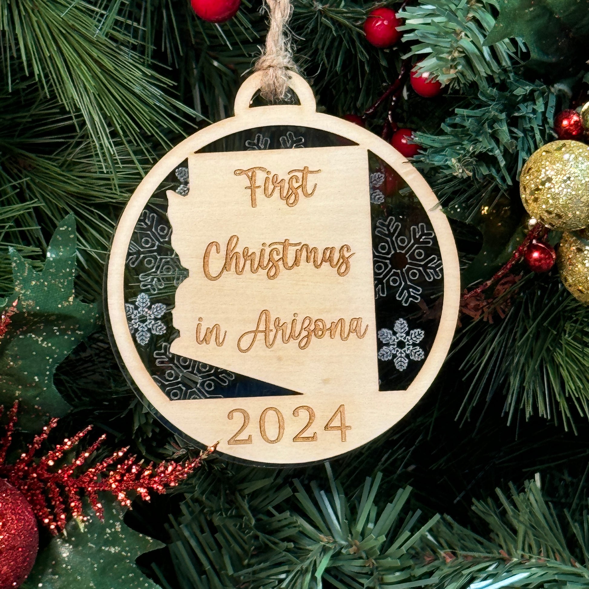 Arizona Christmas Ornament with  Engraved Acrylic Background Background. Housewarming Gift for New Arizona Residents